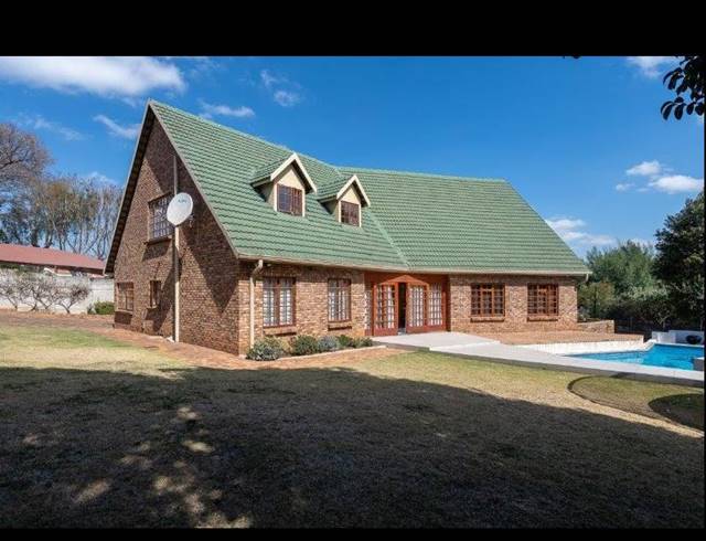 4 BEDROOM HOUSE FOR SALE IN OAKDENE